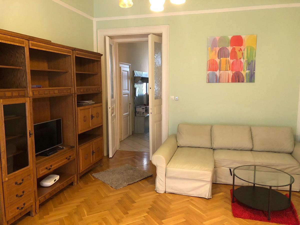 Summer Place, Budapest